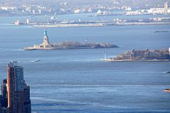 01-3 New York City Empire State Building 09 South Statue Of Liberty Close Up.jpg